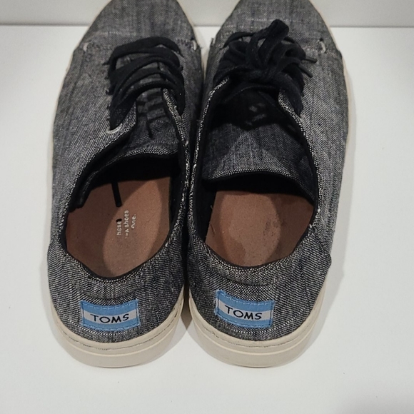 Tom's sneakers - Picture 3 of 3